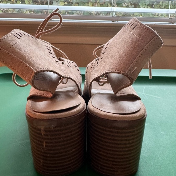 Mossimo Supply Co. Block Heel from Target - Size 7.5 - Picture 7 of 10